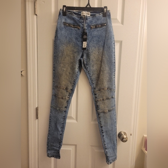 NWT Fashion Nova Biker Moto "Back At It" Skinny Stretch - Size 5 - So Cute! - Picture 3 of 6